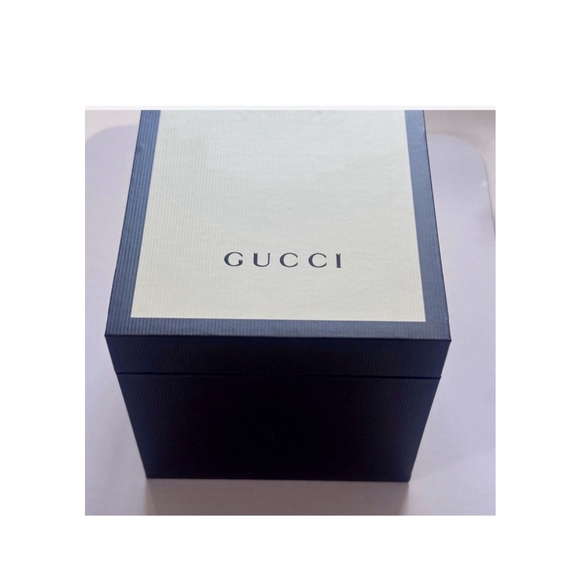 Gucci G Timeless Diamond Mother of Pearl Watch - Picture 8 of 10
